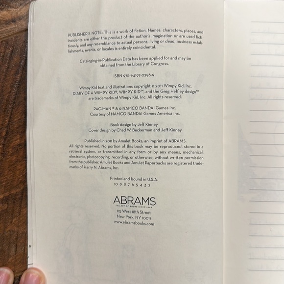 Diary of a Wimpy Kid: Cabin Fever. #6 in series. Softcover. - Picture 5 of 5